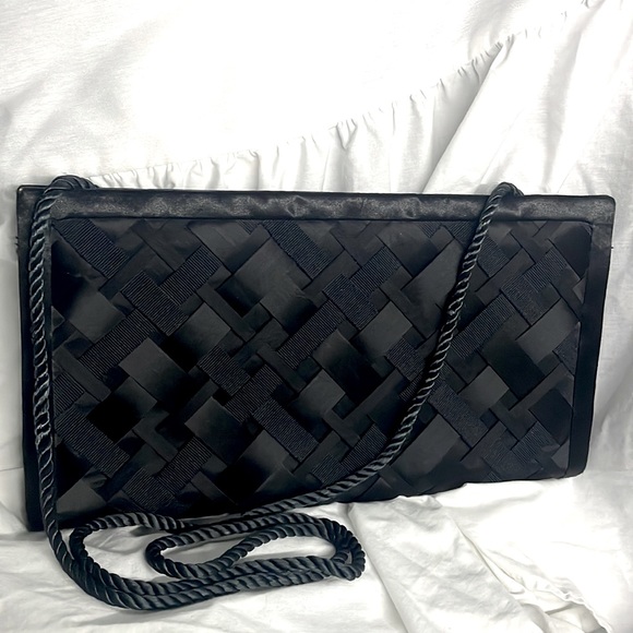 Vintage Whiting & Davis Made in Macau Black Weaved Front Evening Bag - Picture 8 of 8